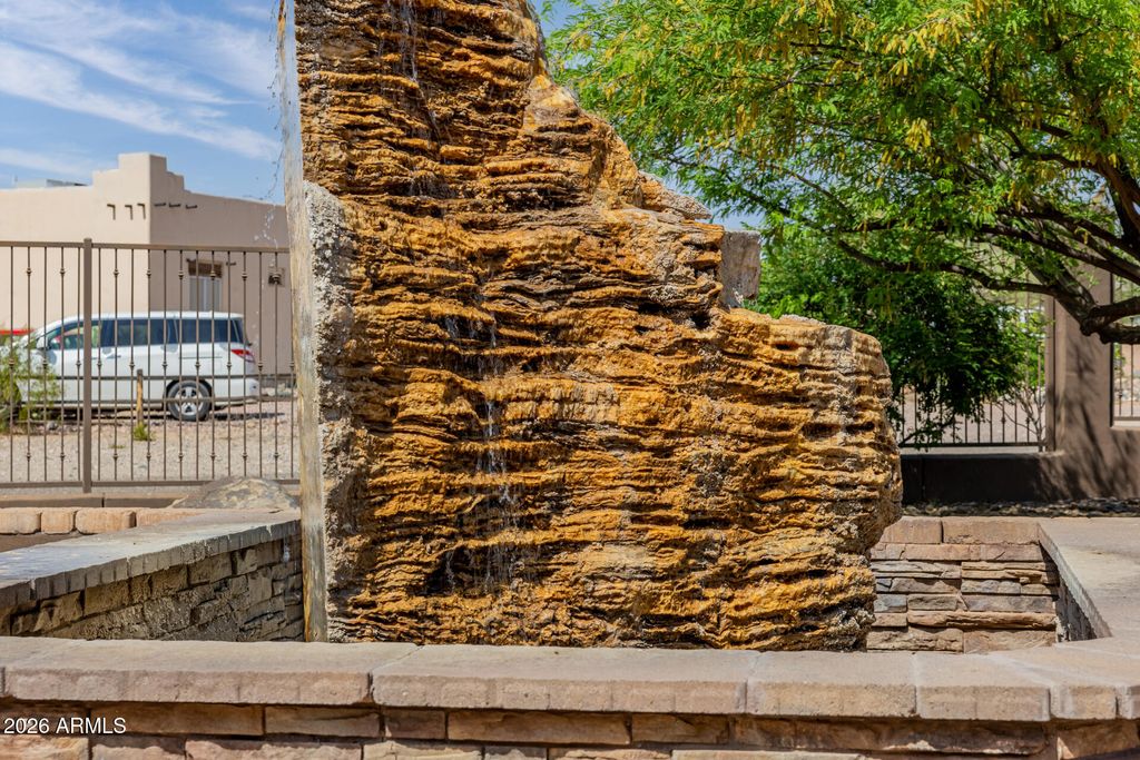 Image 14 of property listing at 10433 W MARIPOSA GRANDE --, Peoria, AZ 85383