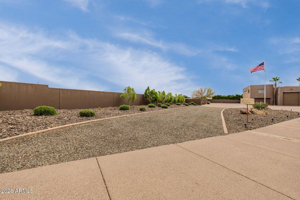 Image 16 of property listing at 10433 W MARIPOSA GRANDE --, Peoria, AZ 85383