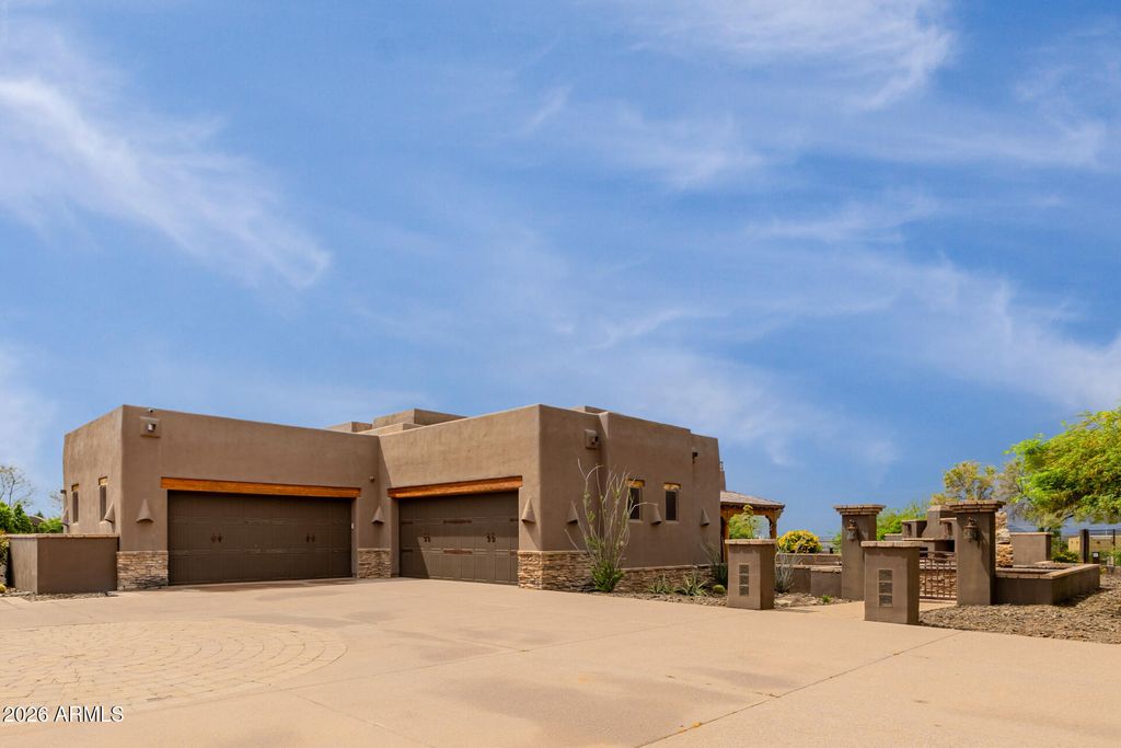 Image 18 of property listing at 10433 W MARIPOSA GRANDE --, Peoria, AZ 85383