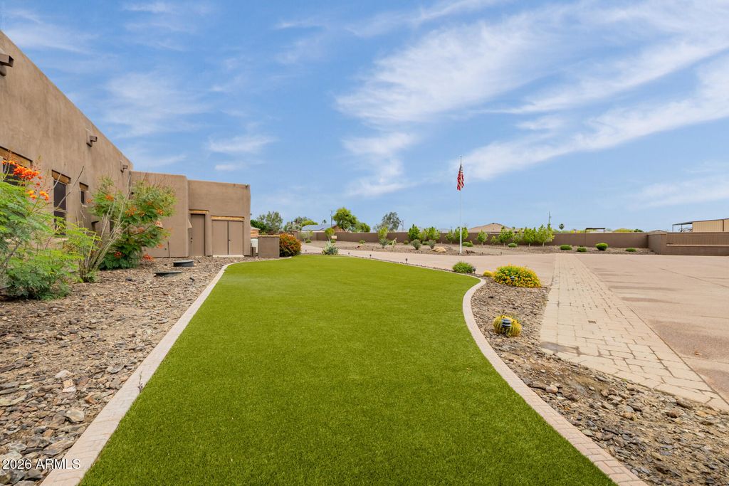 Image 24 of property listing at 10433 W MARIPOSA GRANDE --, Peoria, AZ 85383
