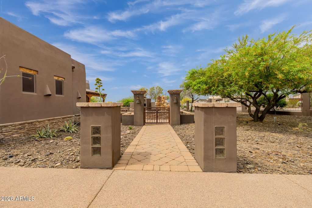 Image 5 of property listing at 10433 W MARIPOSA GRANDE --, Peoria, AZ 85383