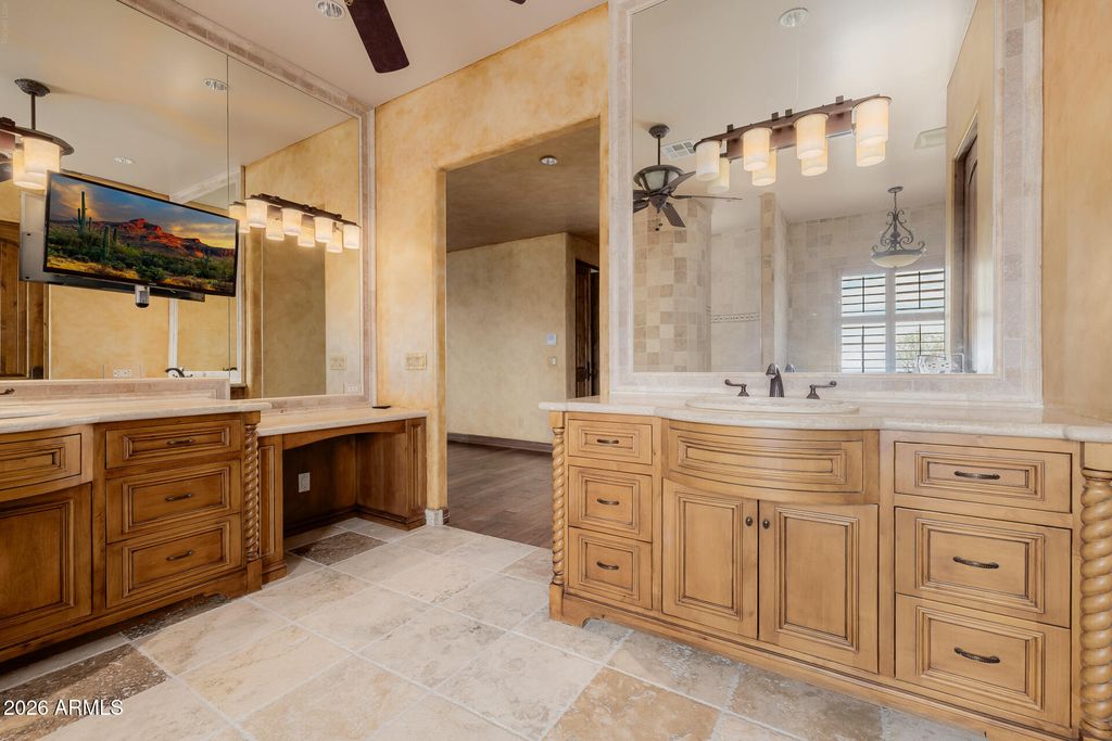 Image 54 of property listing at 10433 W MARIPOSA GRANDE --, Peoria, AZ 85383