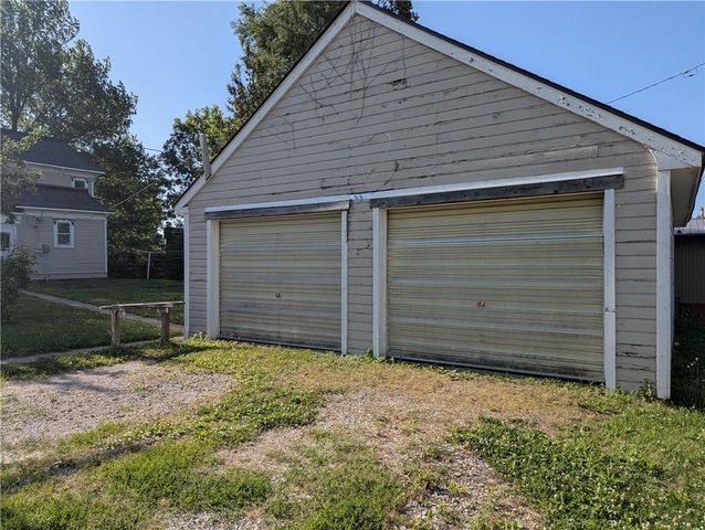 1521 1st Avenue E, Horton, KS 66439