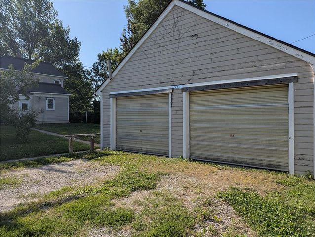 1521 1st Avenue E, Horton, KS 66439