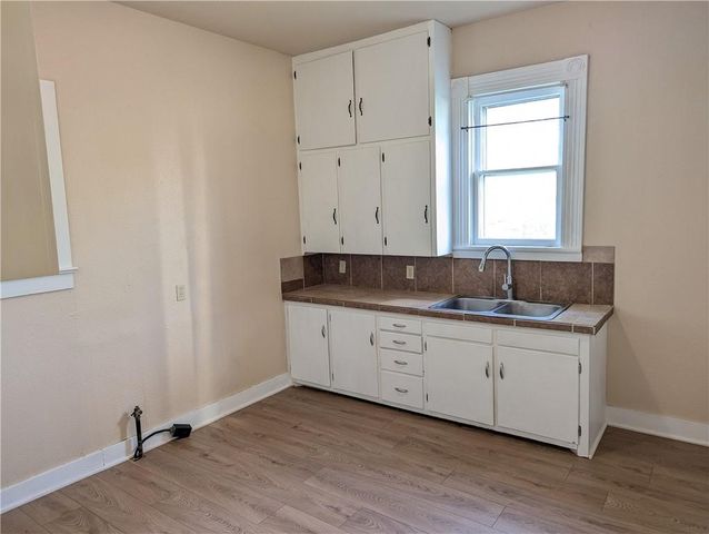 1521 1st Avenue E, Horton, KS 66439