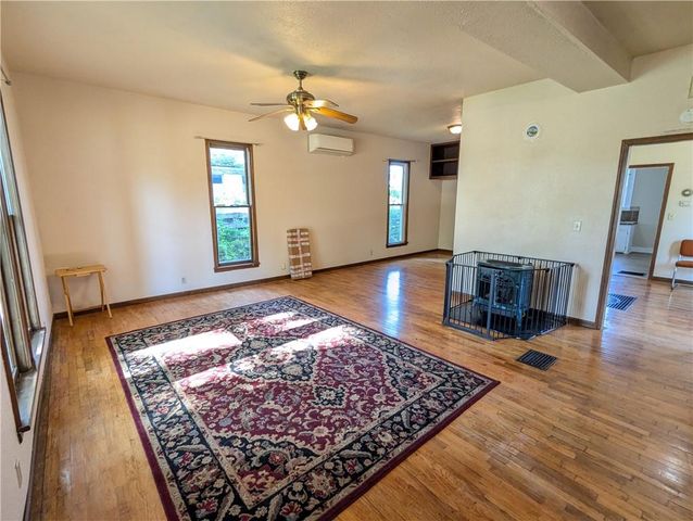 1521 1st Avenue E, Horton, KS 66439