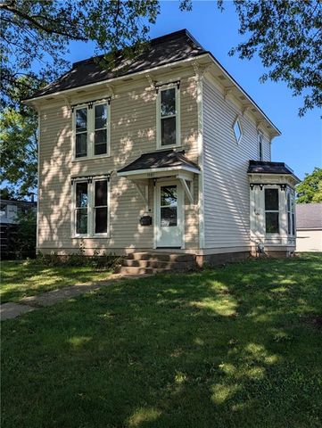 1521 1st Avenue E, Horton, KS 66439