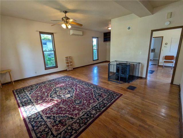 1521 1st Avenue E, Horton, KS 66439