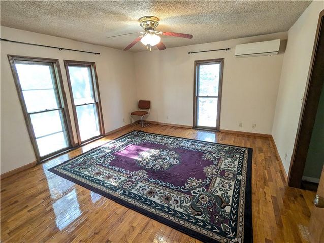 1521 1st Avenue E, Horton, KS 66439