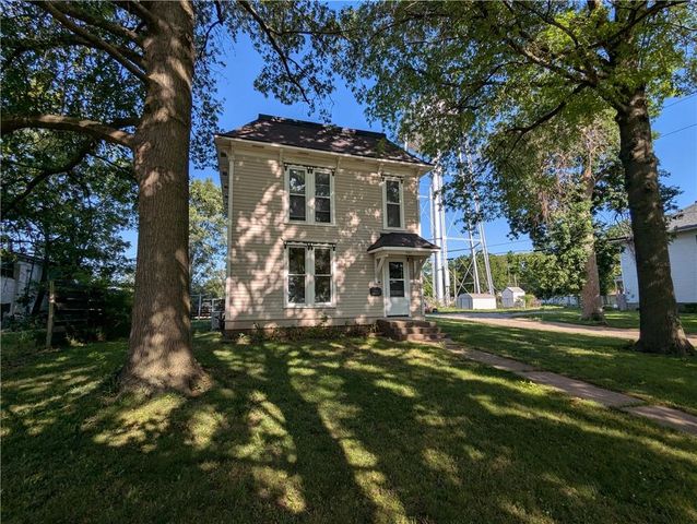 1521 1st Avenue E, Horton, KS 66439