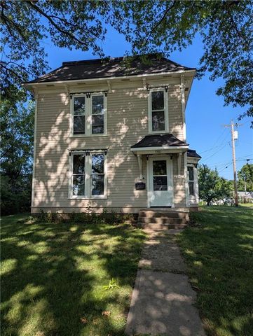 1521 1st Avenue E, Horton, KS 66439