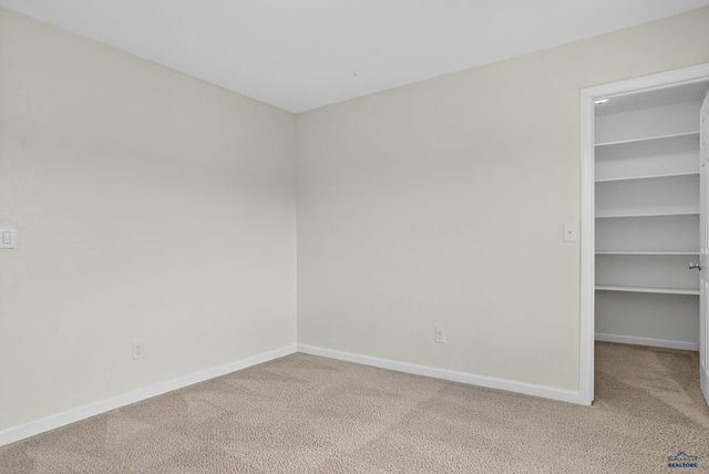 401 KAHLER CT, Rapid City, SD 57701