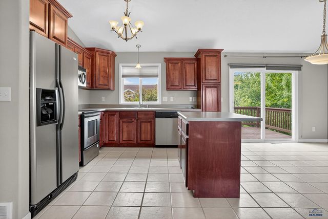 401 KAHLER CT, Rapid City, SD 57701