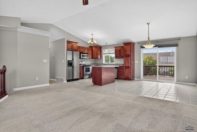 401 KAHLER CT, Rapid City, SD 57701