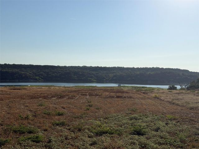 11 Westshore LN, Spicewood, TX 78669
