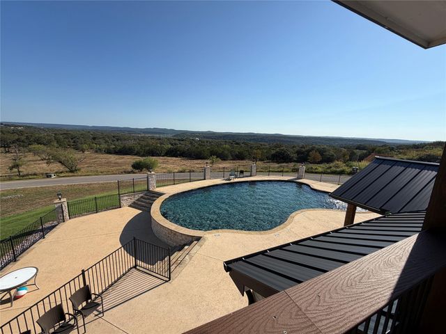 11 Westshore LN, Spicewood, TX 78669