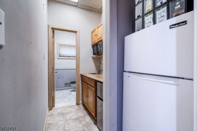 38 N Gaston Ave, Somerville Boro, NJ 08876