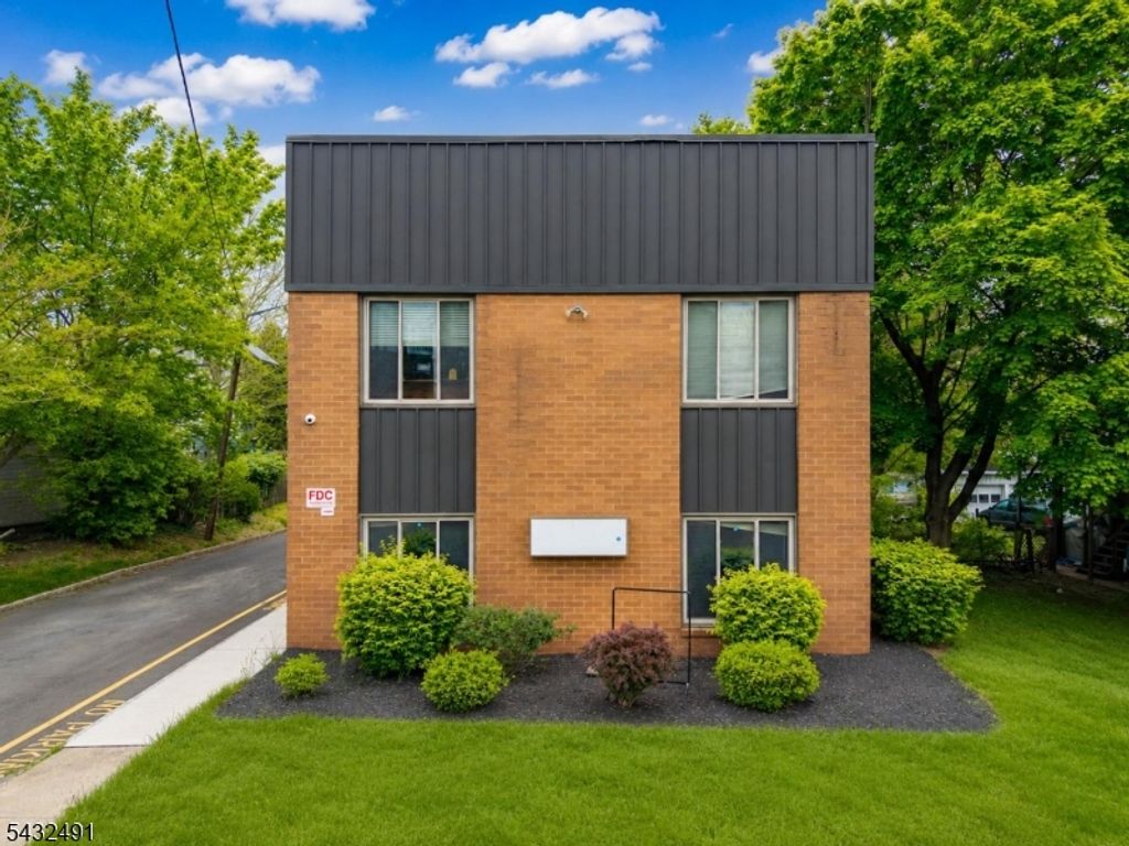 38 N Gaston Ave, Somerville Boro, NJ 08876