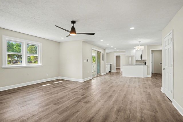 5370 Miracle Ln., Conway, SC 29527