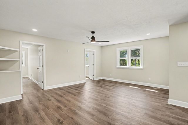 5370 Miracle Ln., Conway, SC 29527