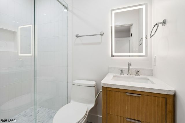 72 E Cedar St, Livingston Twp., NJ 07039