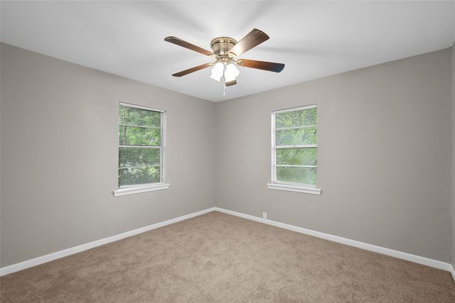 607 E Pine Street, West, TX 76691