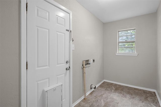 607 E Pine Street, West, TX 76691