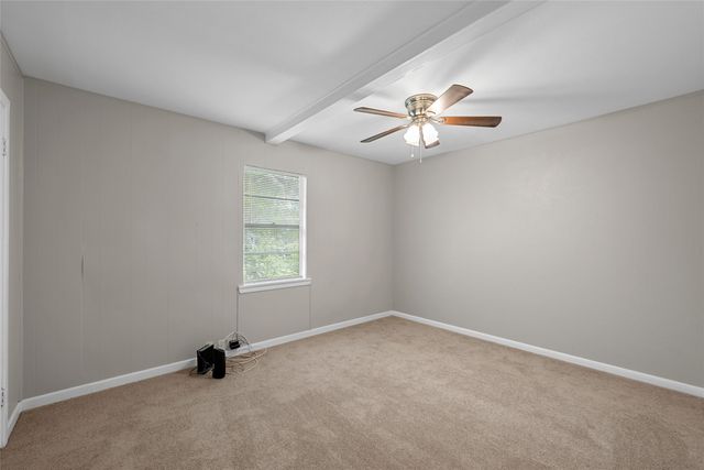 607 E Pine Street, West, TX 76691