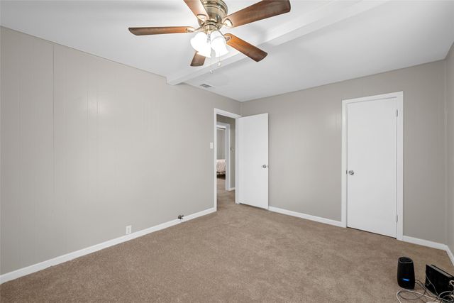 607 E Pine Street, West, TX 76691