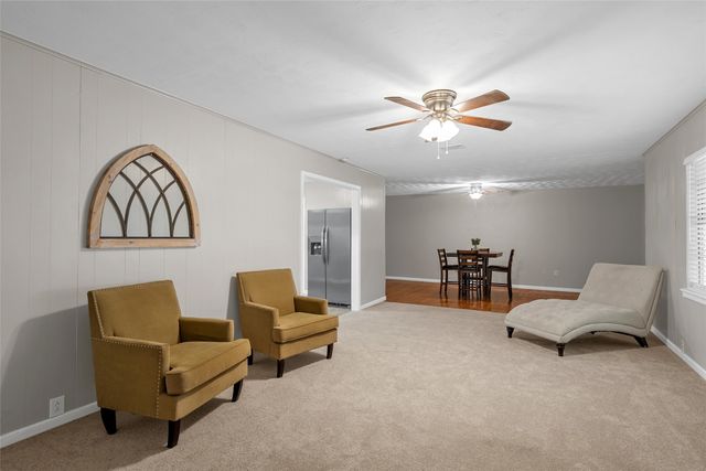 607 E Pine Street, West, TX 76691