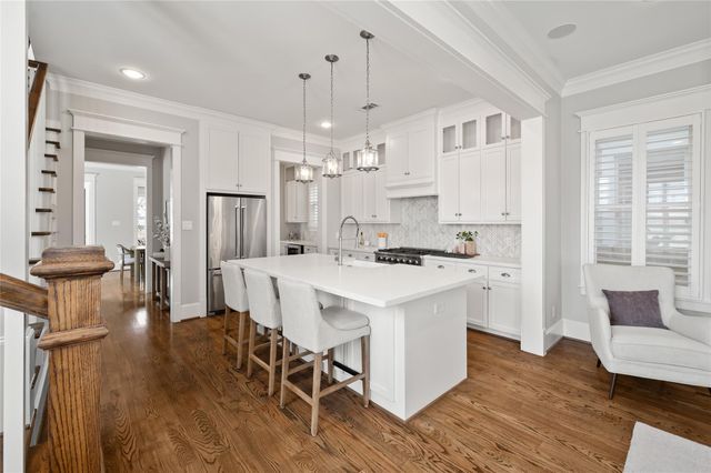 1003 E 25th Street, Houston, TX 77009