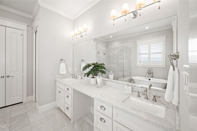 1003 E 25th Street, Houston, TX 77009