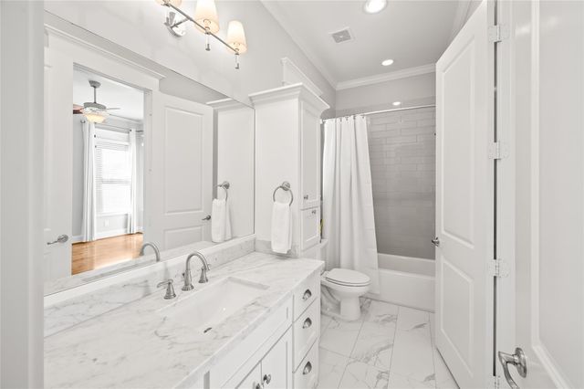 1003 E 25th Street, Houston, TX 77009