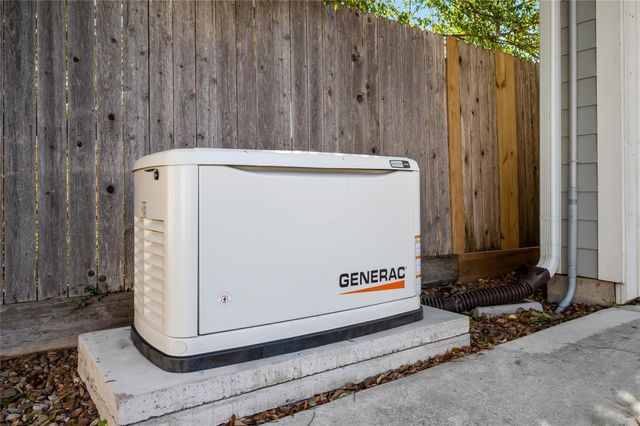 1003 E 25th Street, Houston, TX 77009