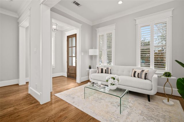 1003 E 25th Street, Houston, TX 77009