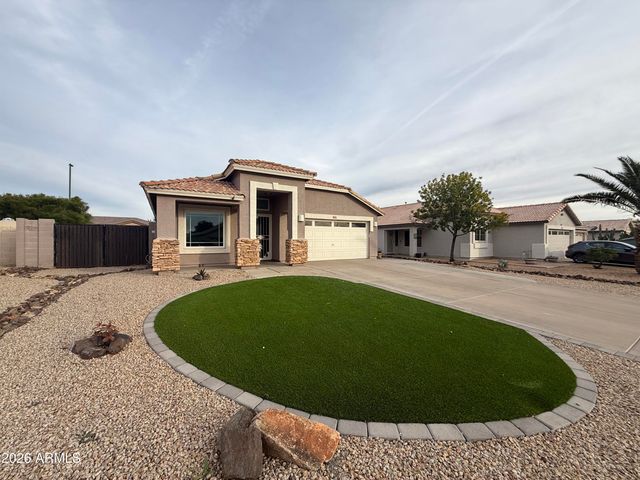 1567 N Tucana Court, Gilbert, AZ 85234