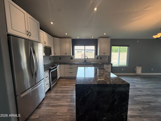 1567 N Tucana Court, Gilbert, AZ 85234