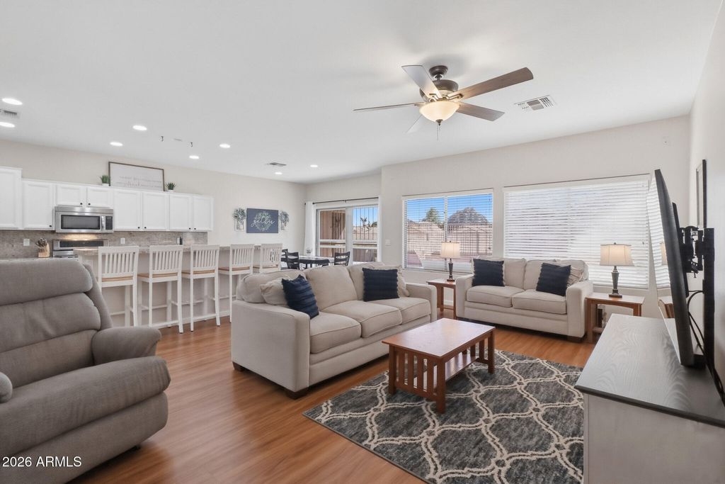 Image 15 of property listing at 12833 W FLOWER Street, Avondale, AZ 85392