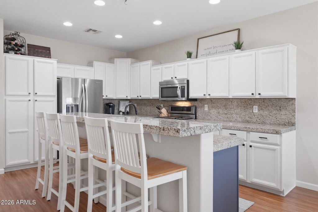 Image 17 of property listing at 12833 W FLOWER Street, Avondale, AZ 85392