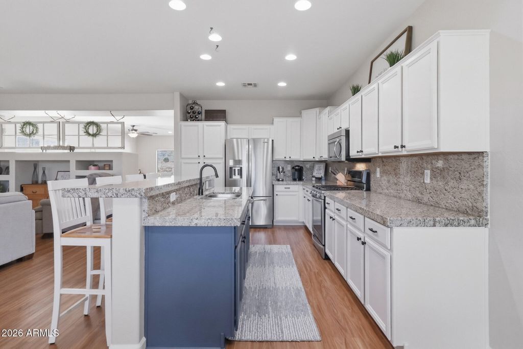 Image 18 of property listing at 12833 W FLOWER Street, Avondale, AZ 85392