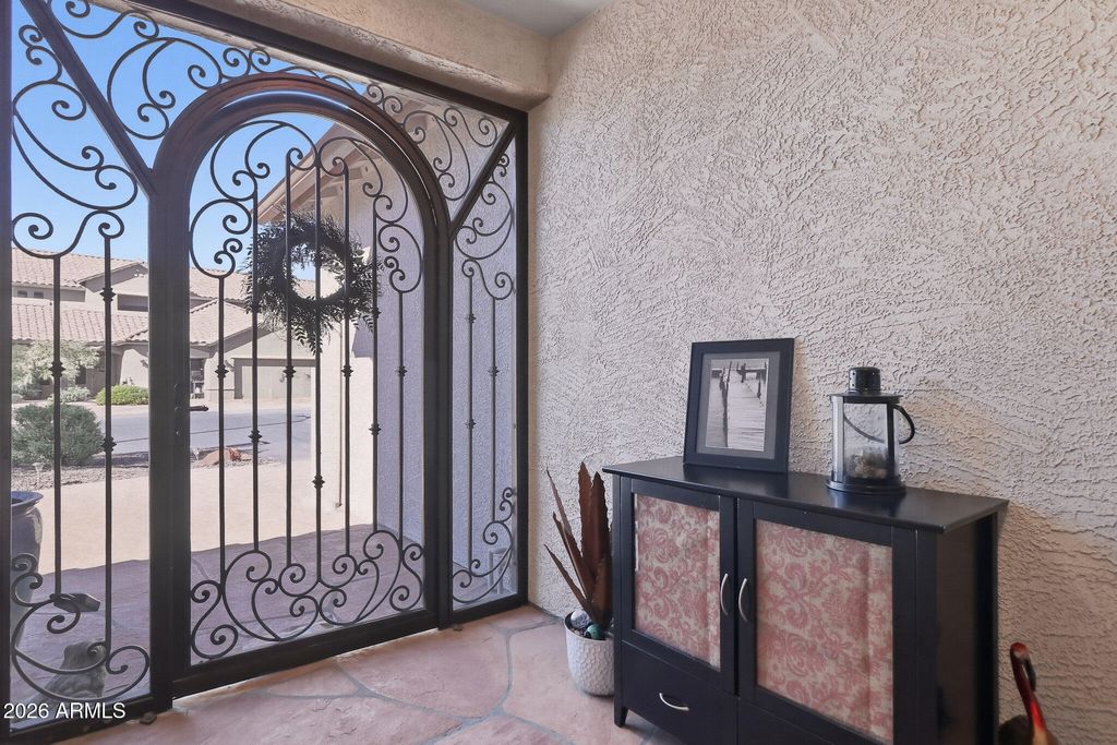 Image 4 of property listing at 12833 W FLOWER Street, Avondale, AZ 85392