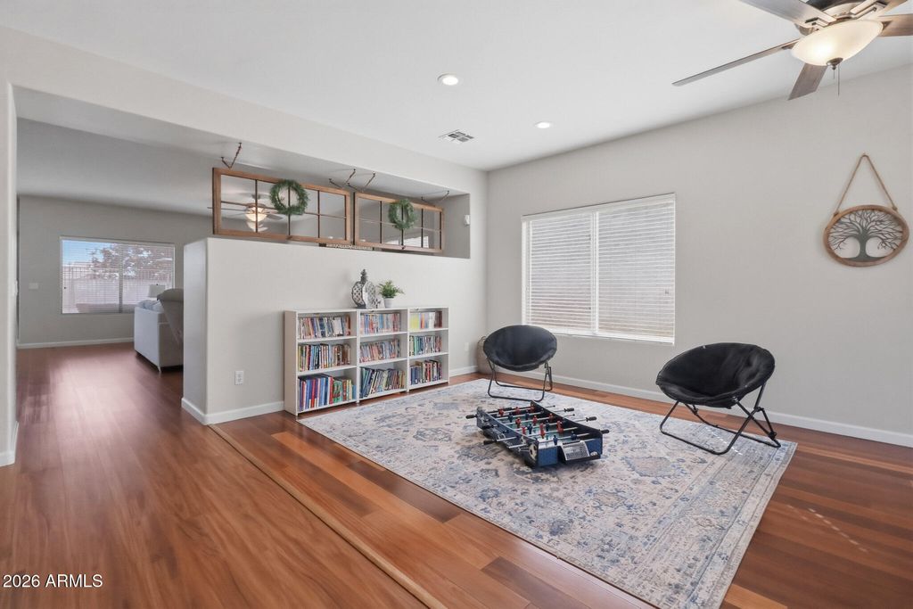 Image 7 of property listing at 12833 W FLOWER Street, Avondale, AZ 85392