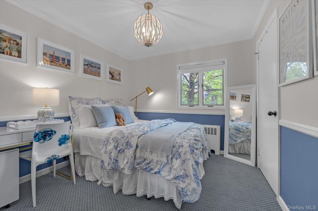 39 Warwick Place, Port Washington, NY 11050