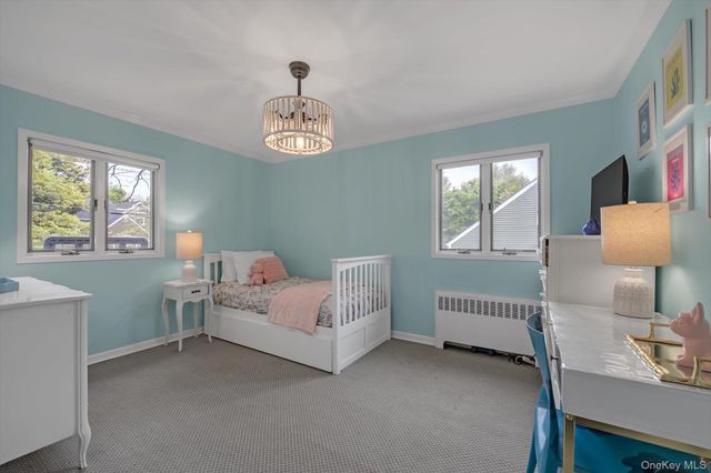 39 Warwick Place, Port Washington, NY 11050