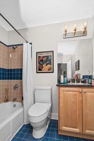 202 W Springfield St 4, Boston, MA 02118