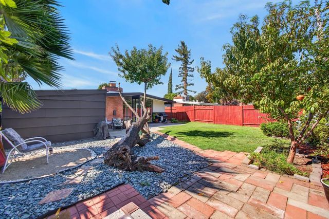 928 Anna St, West Sacramento, CA 95605