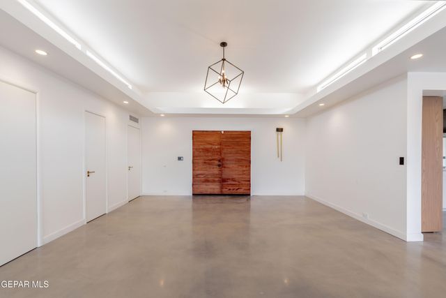 808 WINGFOOTE Road, El Paso, TX 79912