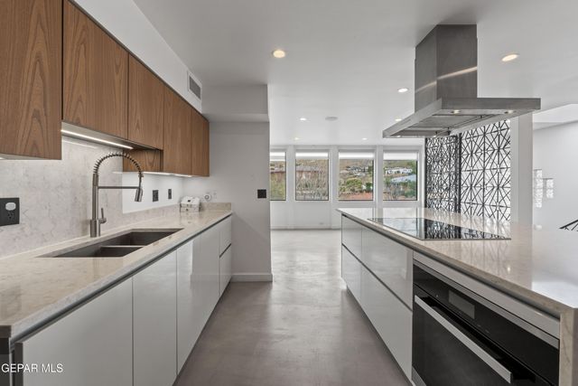 808 WINGFOOTE Road, El Paso, TX 79912