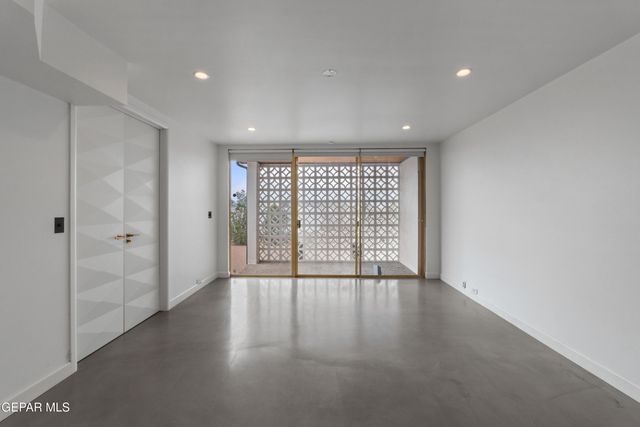 808 WINGFOOTE Road, El Paso, TX 79912