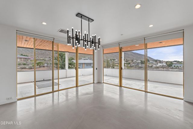 808 WINGFOOTE Road, El Paso, TX 79912